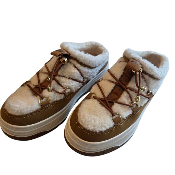 Pajar Canada Jules Women's Sneaker Mules size 6, New, tan & faux sherpa - Picture 1 of 12